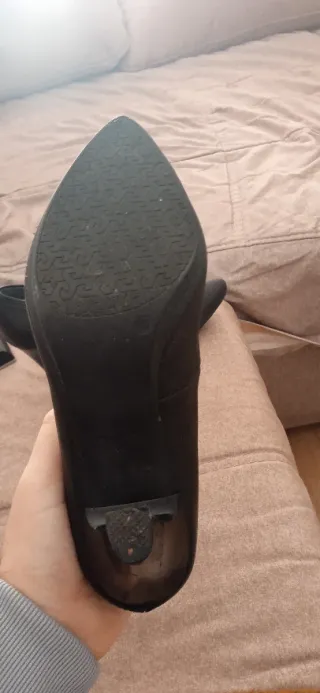 Zapatos de tacón negros para mujer