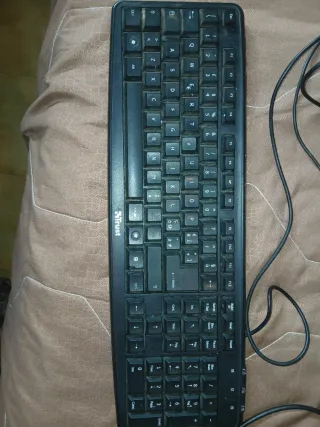 Tastiera PC Trust Nera