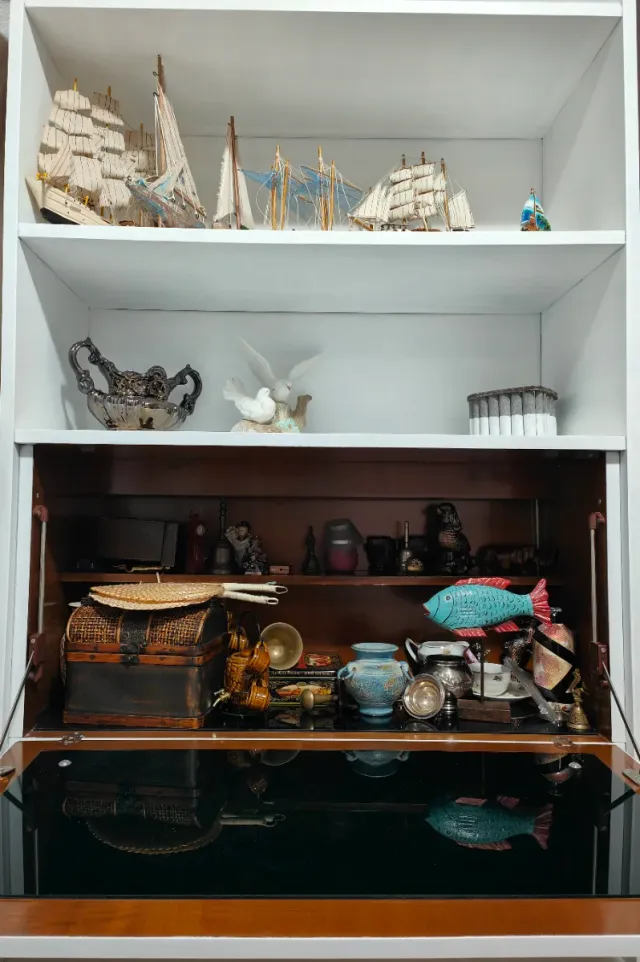 Armario Comedor de Mármol y Madera