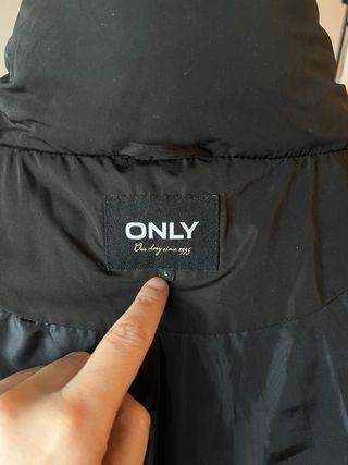 Chaqueta acolchada negra ONLY