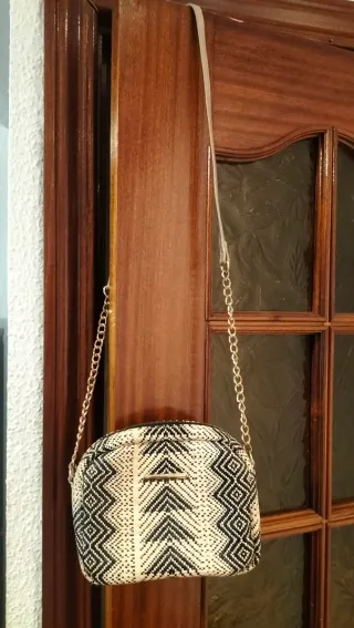 Bolso bandolera de rafia