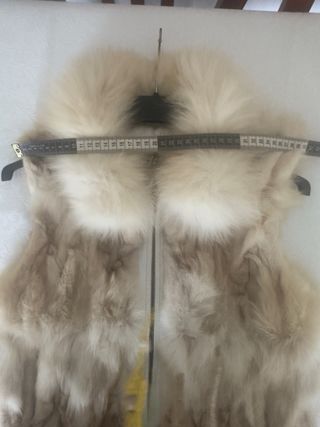 Chaleco de piel y pelo beige/blanco
