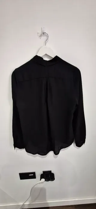 Blusa negra manga larga