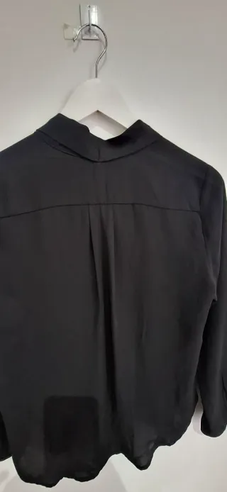 Blusa negra manga larga