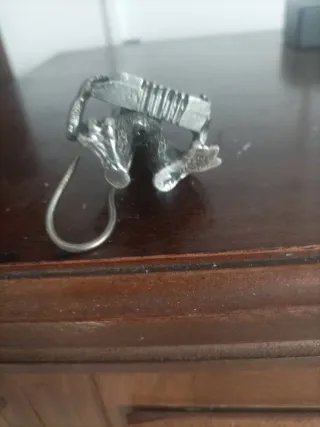 Figura gato con acordeón