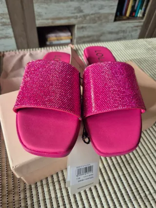 Sandalias Lola Casademunt rosas con pedrería