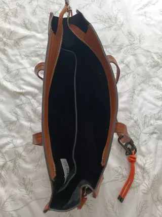 Bolso Parfois Marrón con detalles en negro