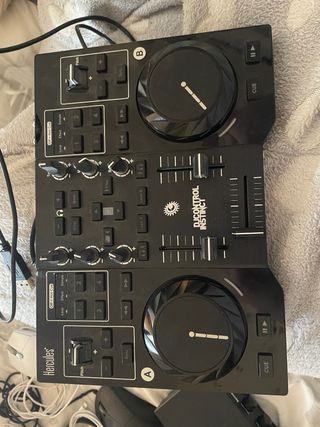 Controlador DJ Hercules DJControl Instinct