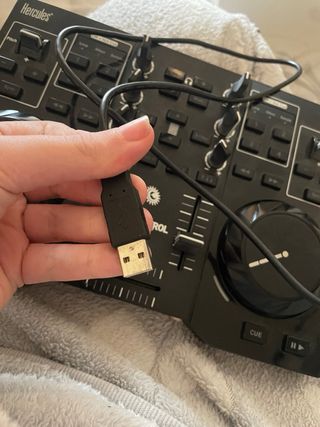 Controlador DJ Hercules DJControl Instinct