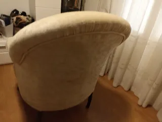 Sillón beige giratorio tela y otro de tela