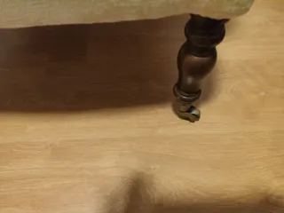 Sillón beige giratorio tela y otro de tela