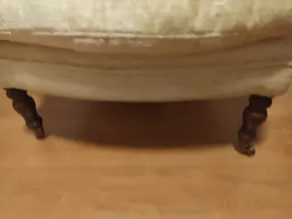 Sillón beige giratorio tela y otro de tela