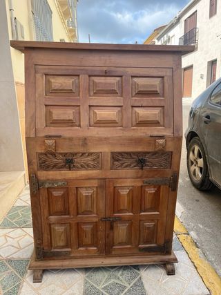 Mueble escritorio de madera de roble tallada