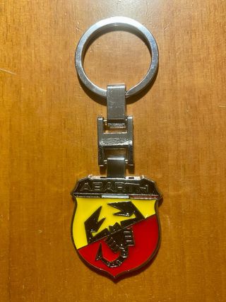 Llavero ABARTH con logo a 2 caras.