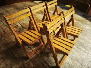 Mini Sillas y Tumbonas de Madera