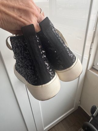 Botín deportivo lentejuelas negro