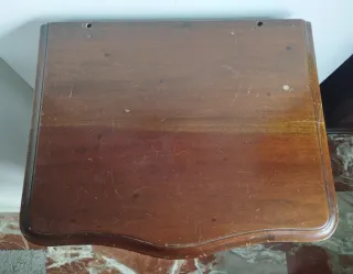 Mesilla antigua madera tallada