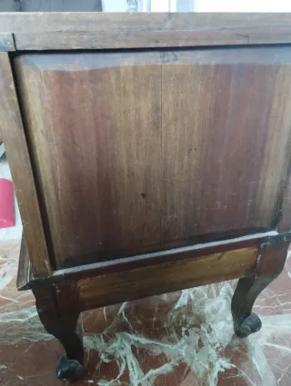 Mesilla antigua madera tallada