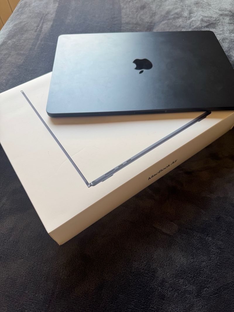 MacBook Air 15” M4 256GB Medianoche afbeelding 2