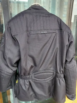 Chaqueta motera negra