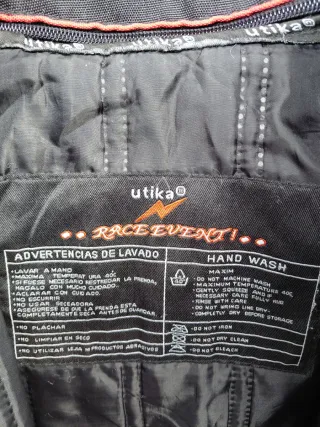 Chaqueta motera negra