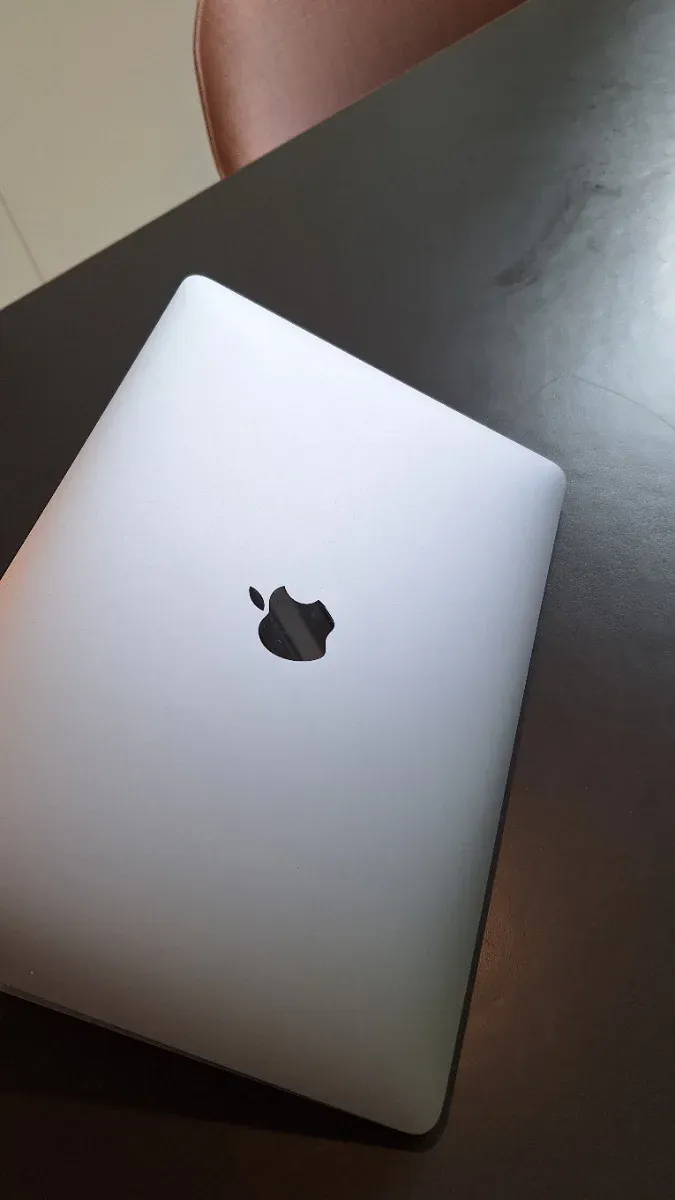 MacBook Pro 13 i5 16GB 512GB afbeelding 2
