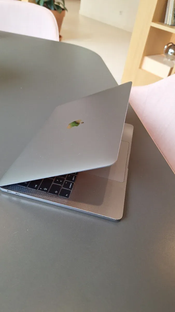 MacBook Pro 13 i5 16GB 512GB afbeelding 4