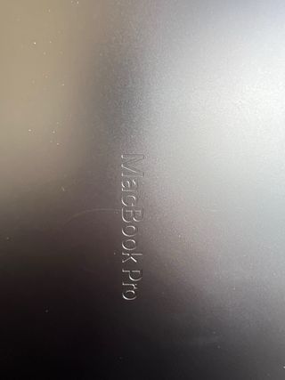 MacBook Pro M4 14” 24GB + 2 AÑOS DE SEGURO