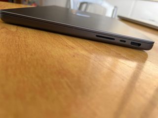 MacBook Pro M4 14” 24GB + 2 AÑOS DE SEGURO