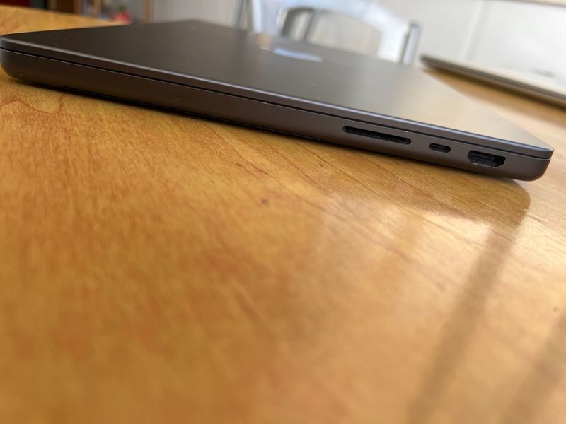MacBook Pro M4 14” Space darkGray 24GB afbeelding 3