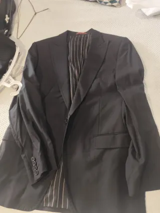 Traje de novio negro