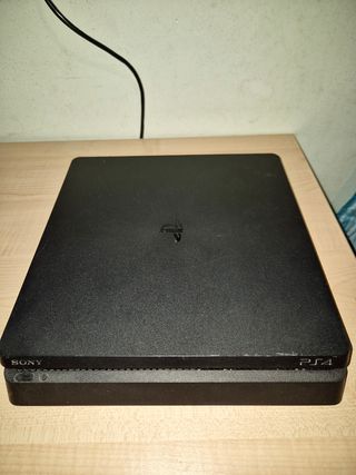 PS4 Slim 1TB non funzionante per pezzi di ricambio