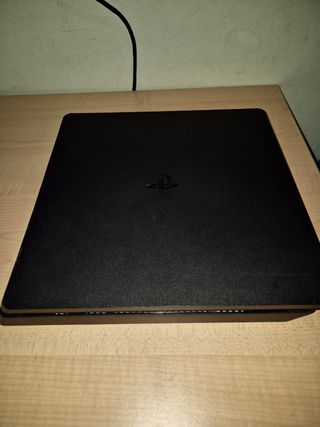PS4 Slim 1TB non funzionante per pezzi di ricambio