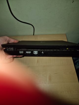 PS4 Slim 1TB non funzionante per pezzi di ricambio