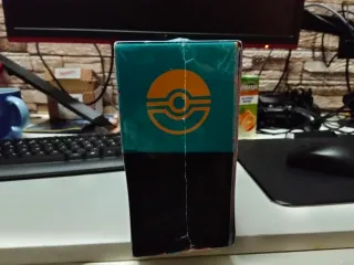 ETB Pokémon Héroes Ascendentes