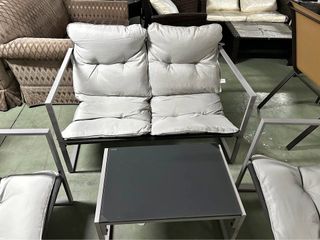 Conjunto de jardín metálico y cristal