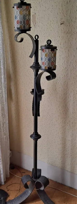 Lámpara de pie hierro forjado