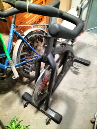 Bicicleta de entrenamiento estática