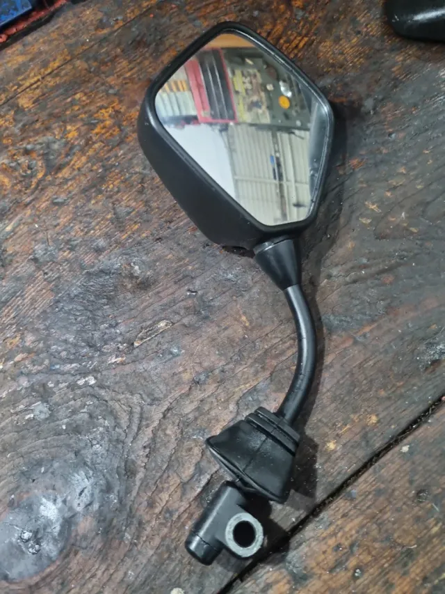 ESPEJOS RETROVISORES RD350.