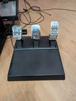 Playseat Red Bull + Volante Thrustmaster T300  PS5