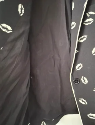 Blazer ESSENTIEL ANTWERP estampado labios