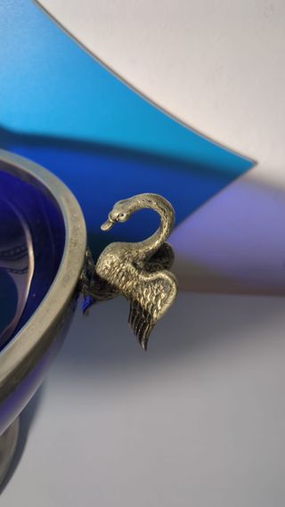 Centro de Mesa Cristal Azul Cobalto con Cisnes