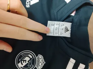 Conjunto Real Madrid Adidas Talla 9-10 años