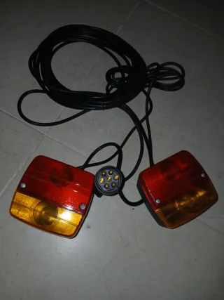 Luces traseras de remolque con cable