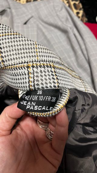 Americana de cuadros mujer