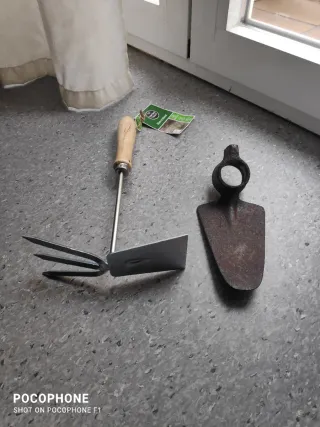 2 azadas para huerto y jardín por 6 las2