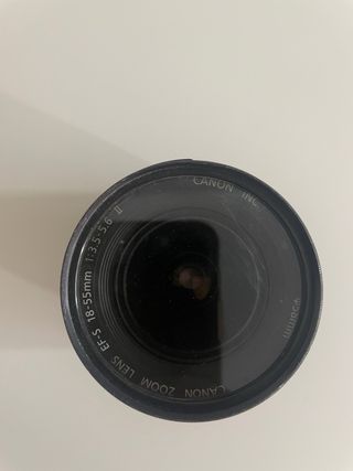 Objetivo Canon 18-55 mm.
