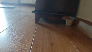 Mueble de madera maciza