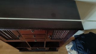 Mueble de madera maciza