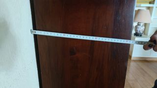 Mueble de madera maciza